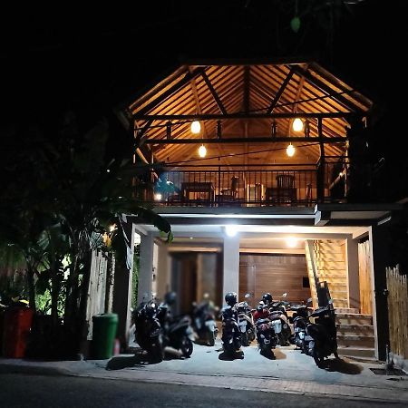 Happy Penida Hostel Toyapakeh Bagian luar foto